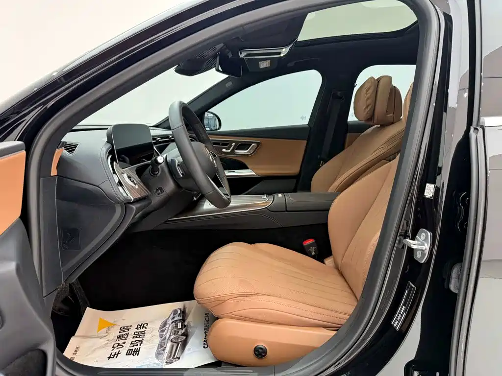 Mercedes-Benz E-Class — миниатюра 17