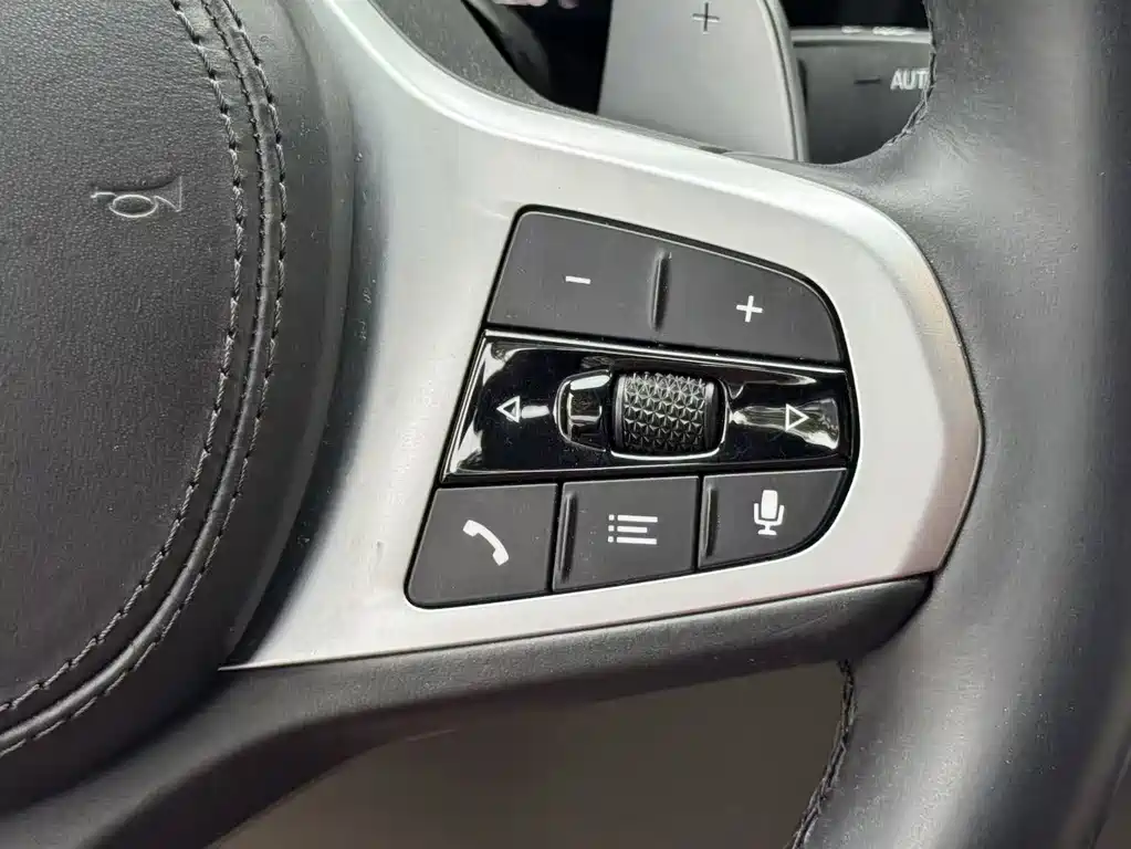 BMW 5 Series — миниатюра 15
