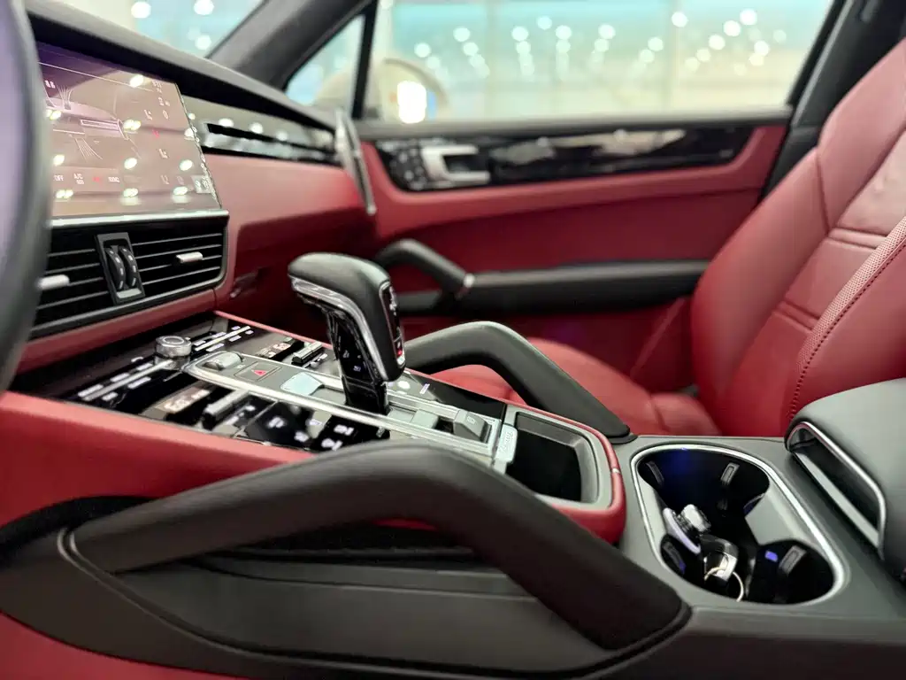 Porsche Cayenne — миниатюра 16