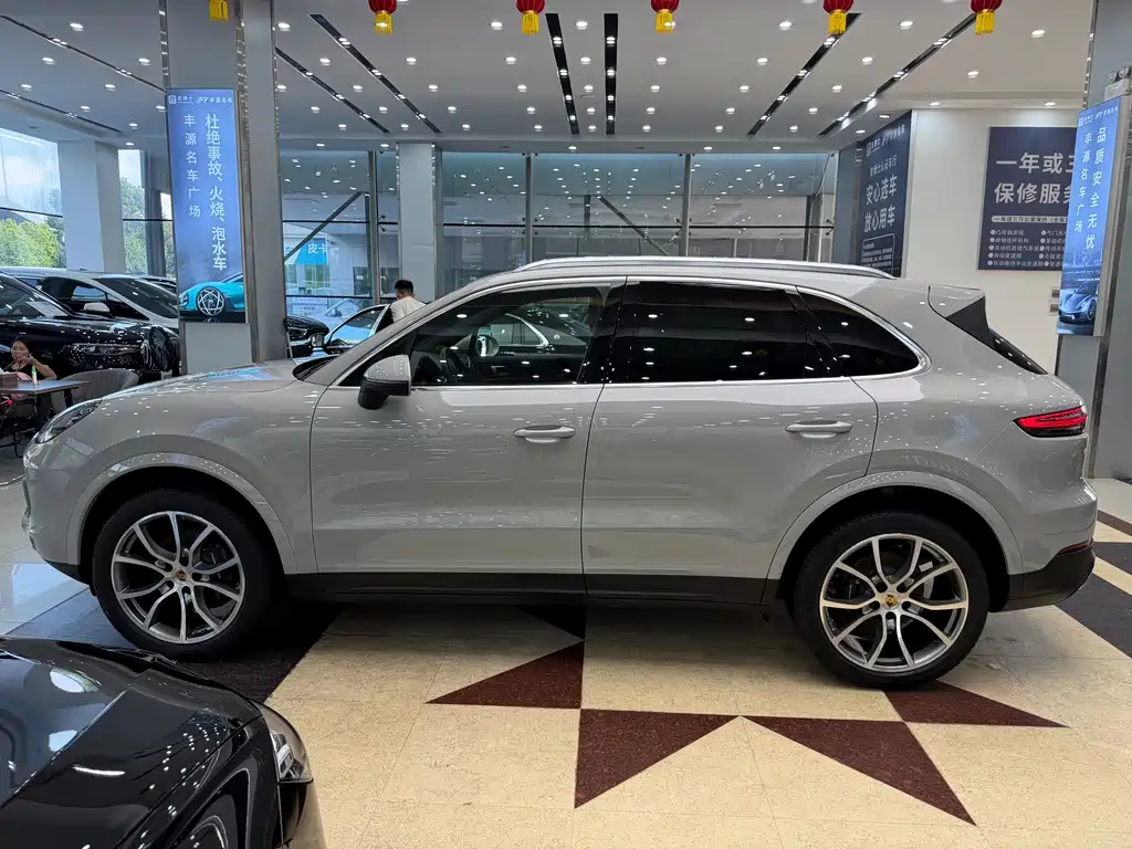 Porsche Cayenne — миниатюра 30