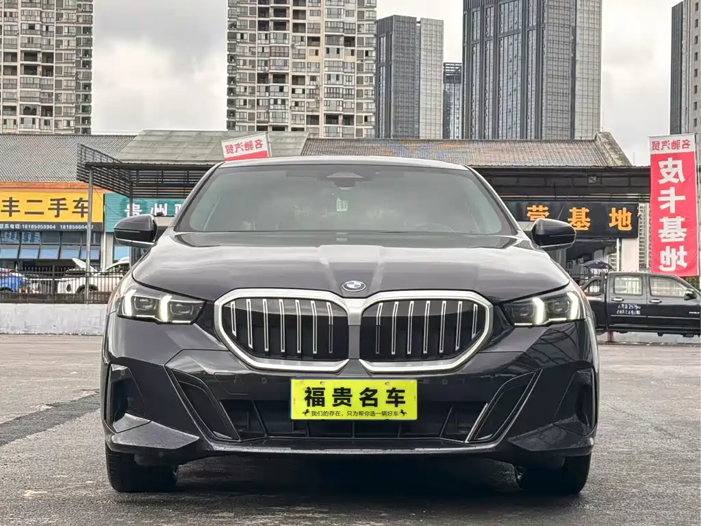 BMW 5 Series — миниатюра 2