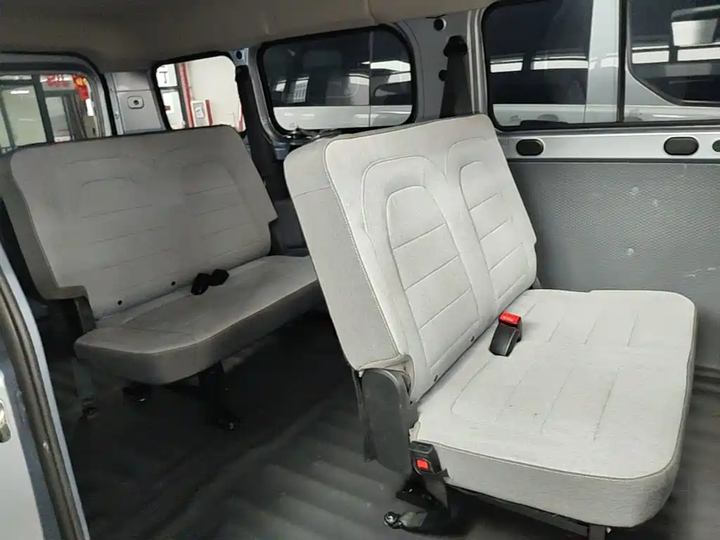 Wuling Yangguang — миниатюра 17