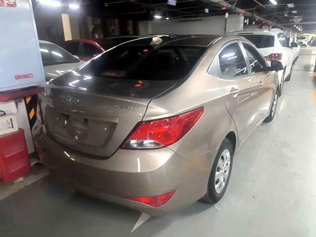 Hyundai Verna — миниатюра 7