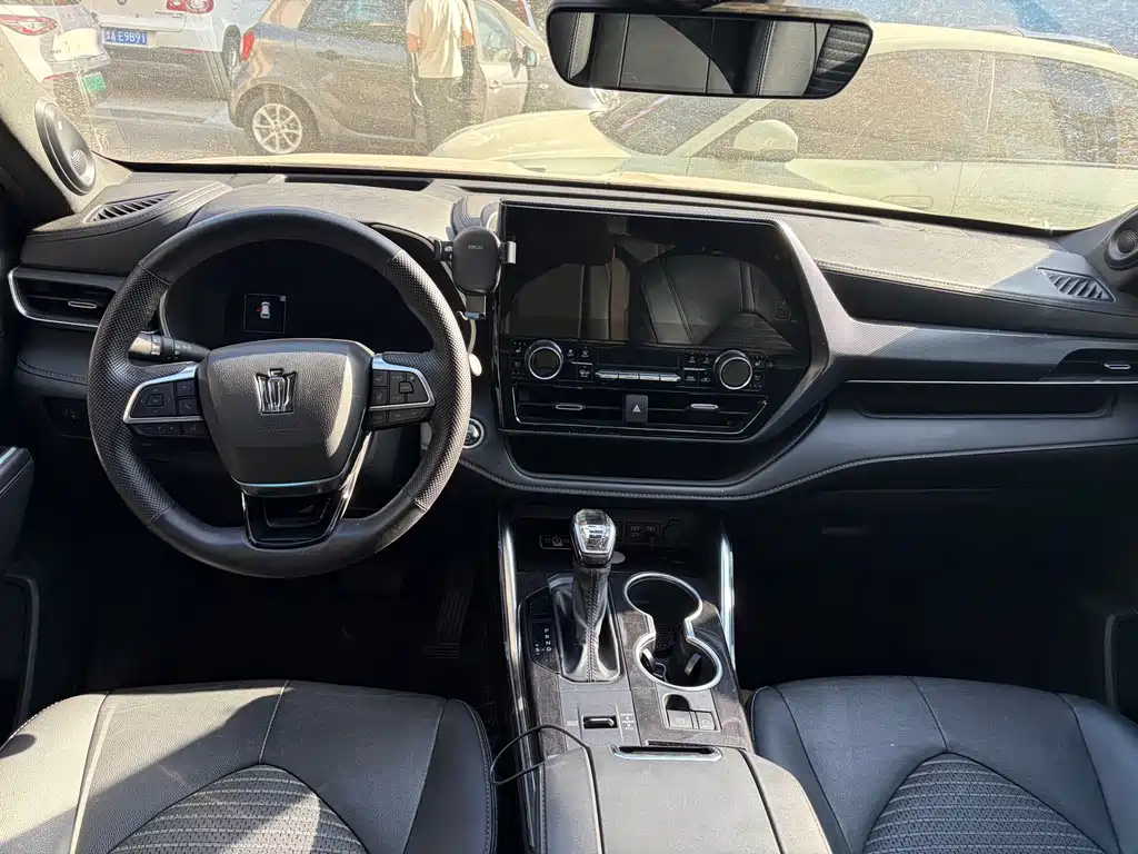 Toyota Crown Kluger — миниатюра 4