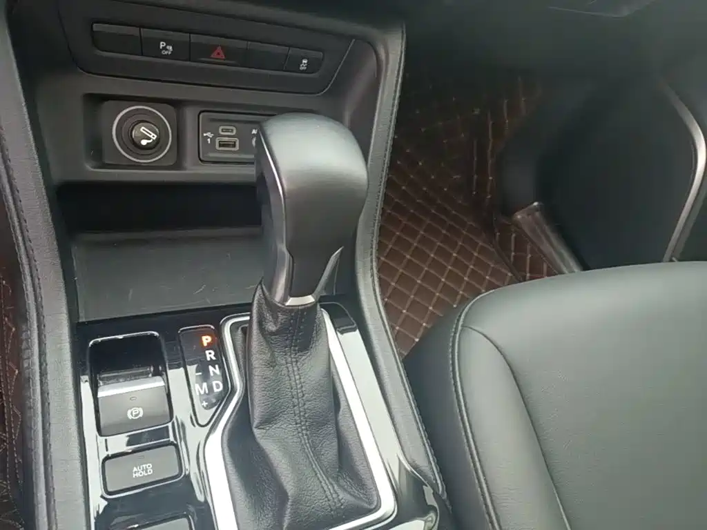 Jeep Commander — миниатюра 14