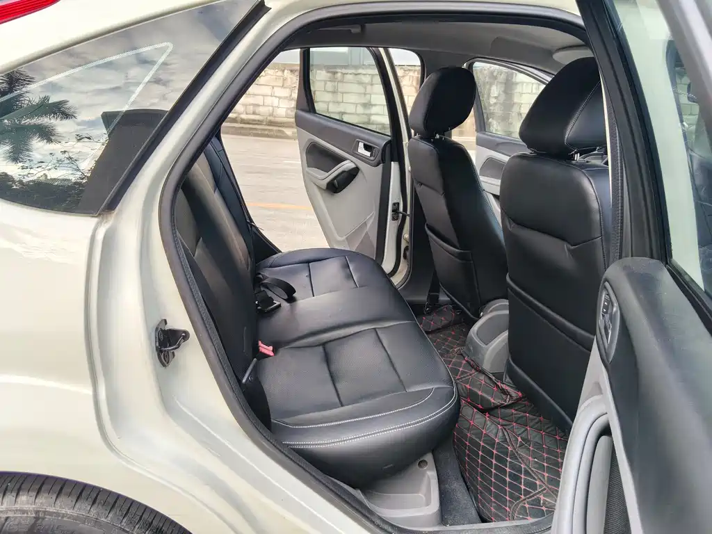 Ford Focus — миниатюра 12