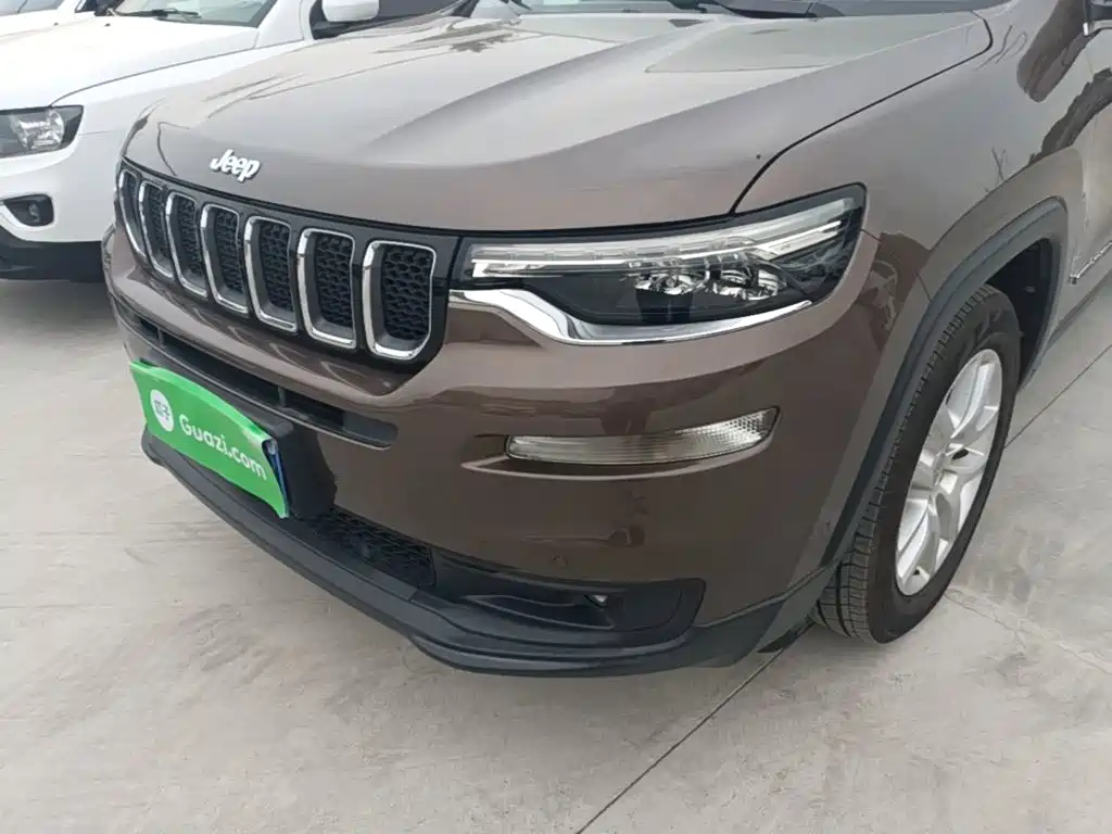 Jeep Commander — миниатюра 24