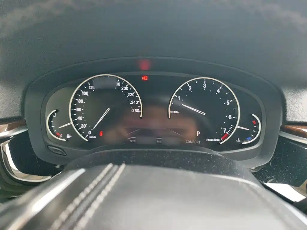 BMW 5 Series — миниатюра 4