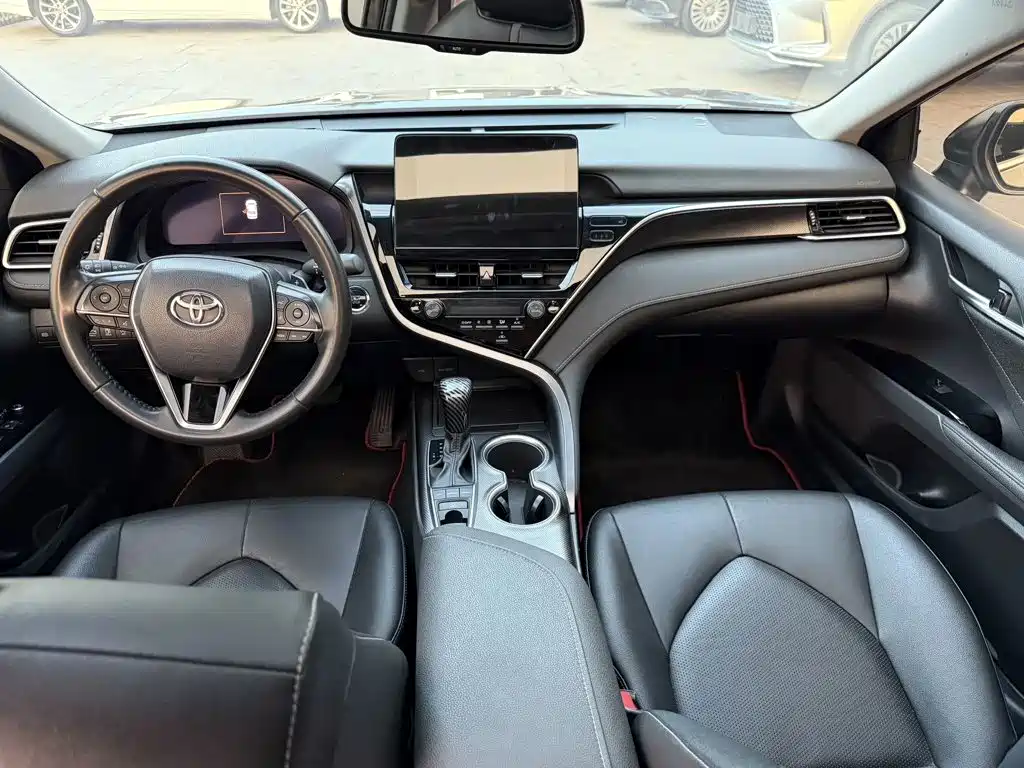 Toyota Camry — миниатюра 6