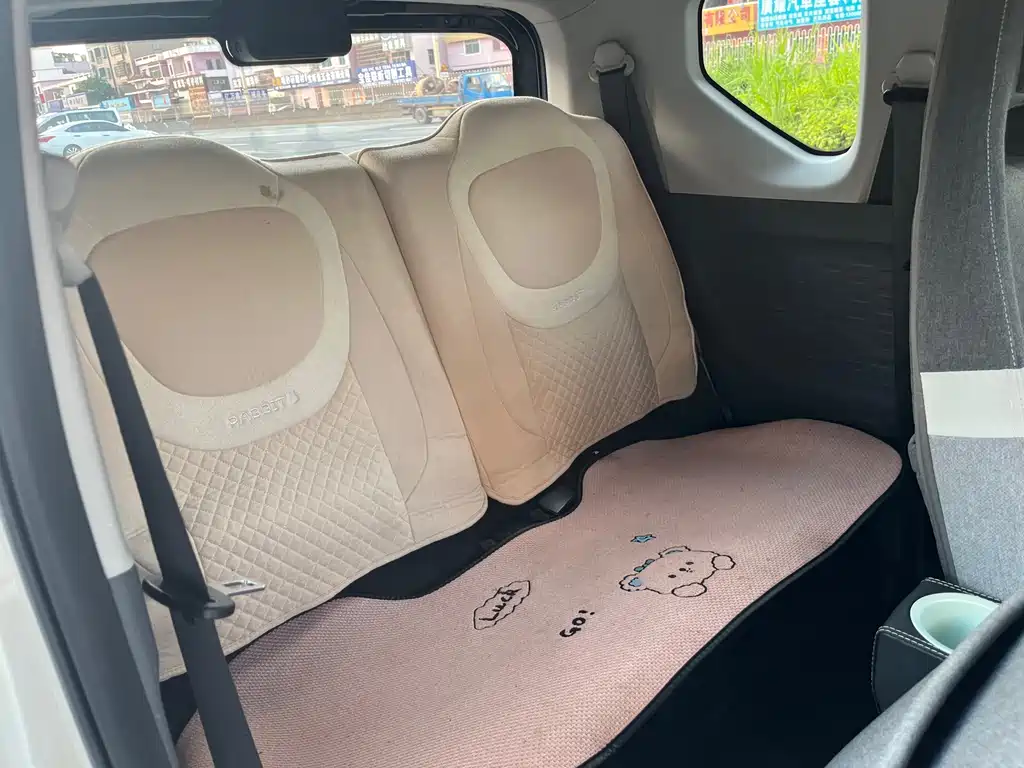 Wuling MINIEV — миниатюра 6