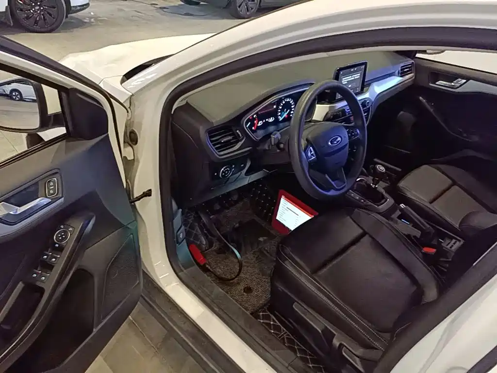 Ford Focus — миниатюра 16