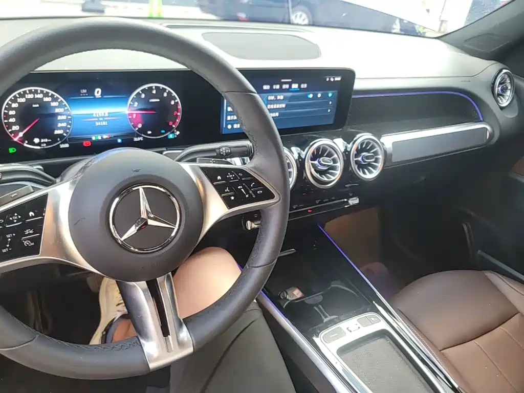 Mercedes-Benz GLB — миниатюра 10