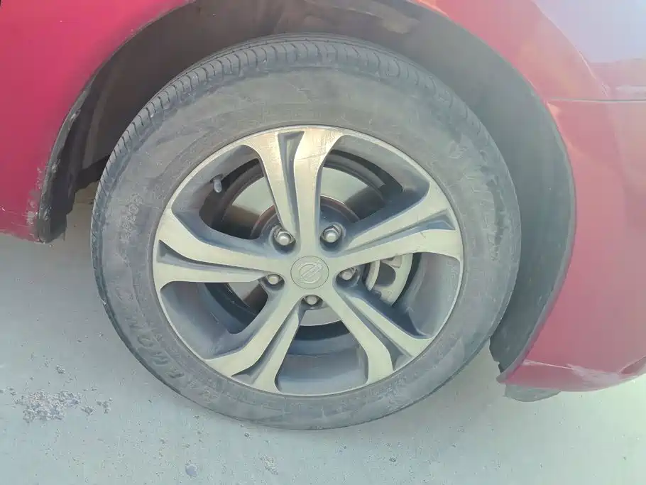 Nissan Tiida — миниатюра 6