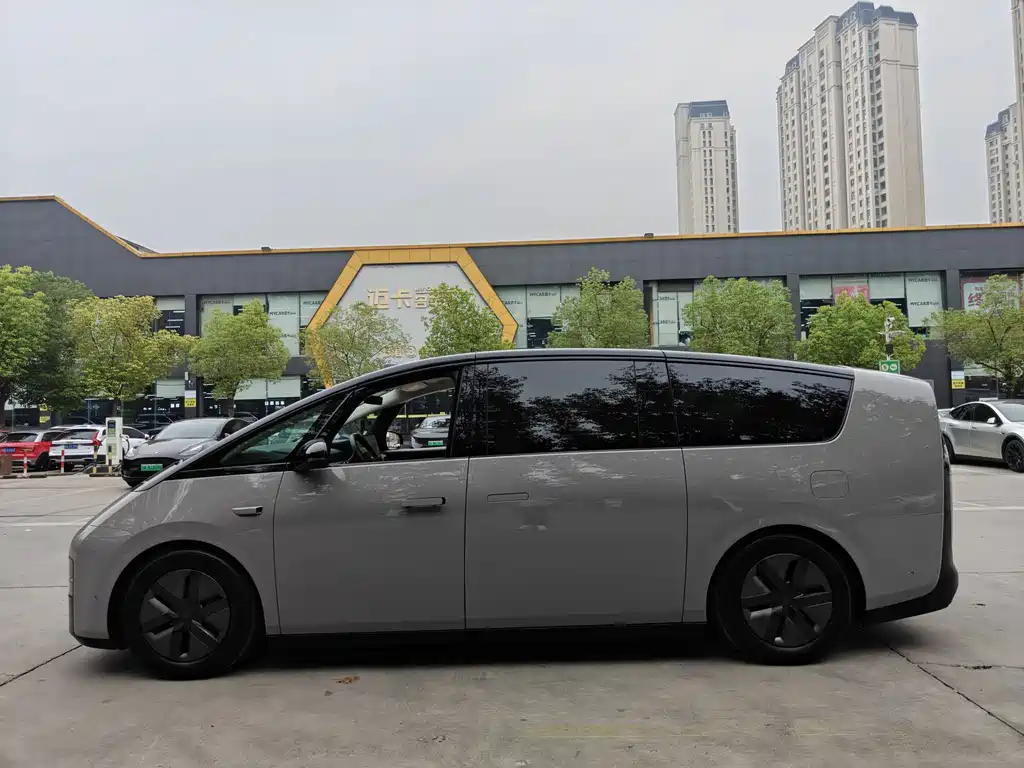 Li Auto Li MEGA — миниатюра 4