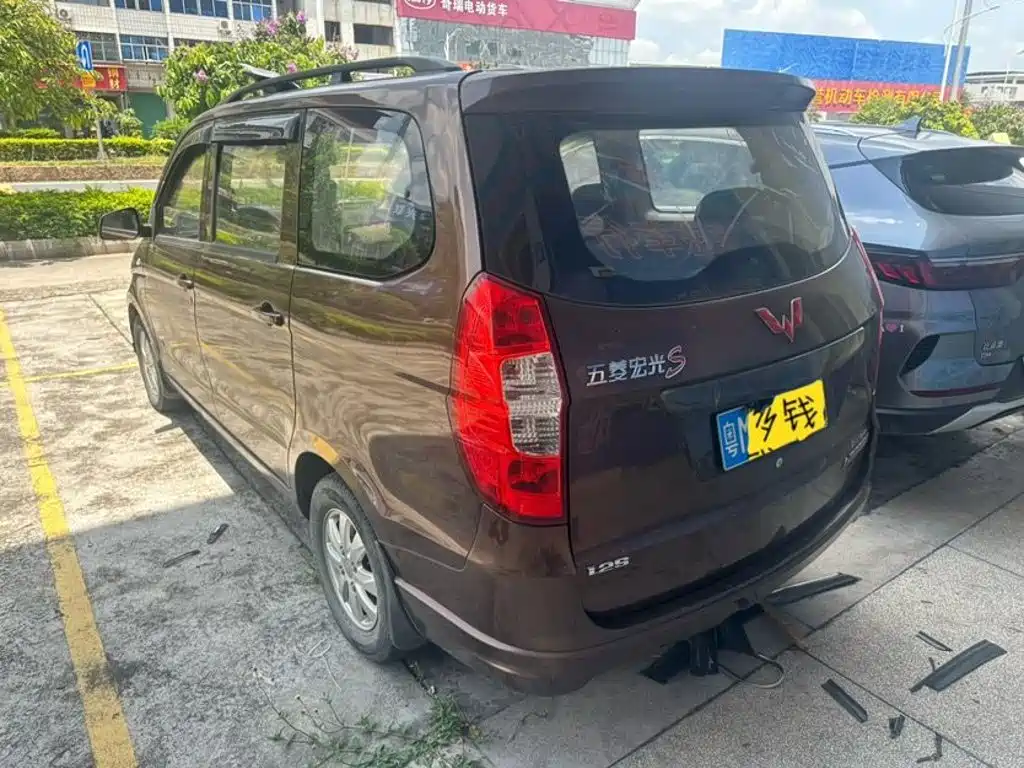 Wuling Hongguang — миниатюра 5