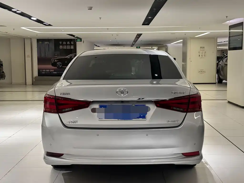 Toyota Crown — миниатюра 19
