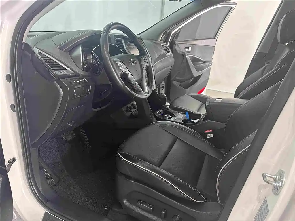 Hyundai Santa Fe — миниатюра 7