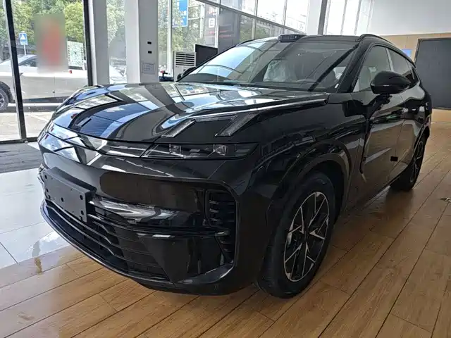 2026 Lynk & Co 08