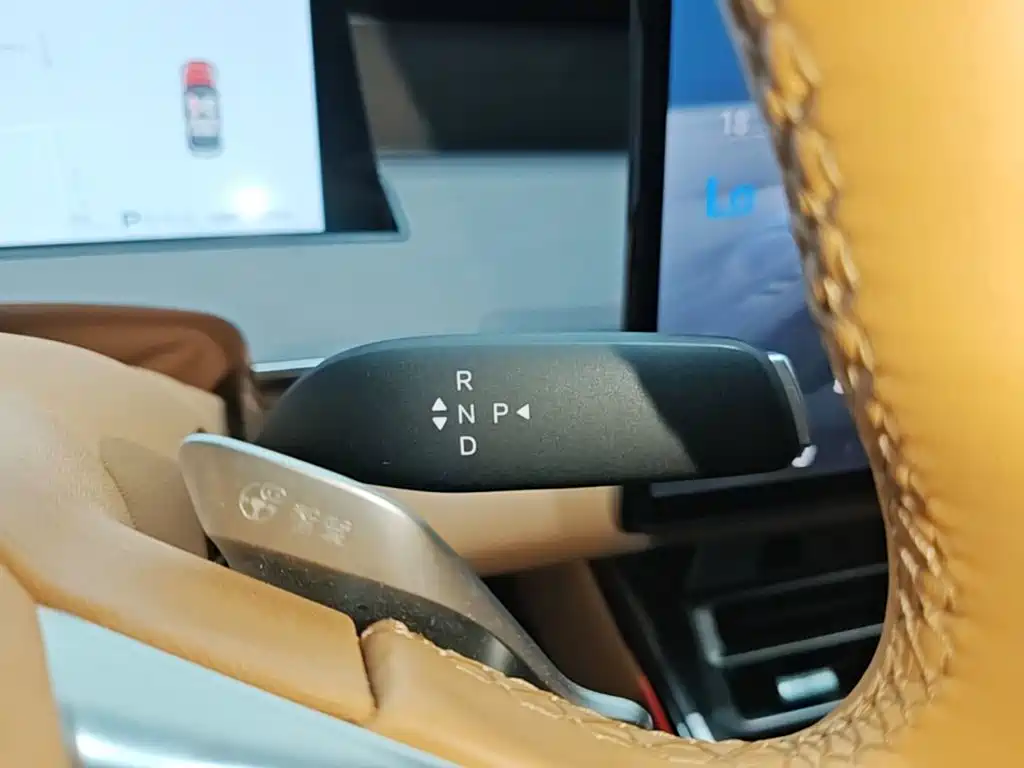 BYD Хань Ли — миниатюра 14
