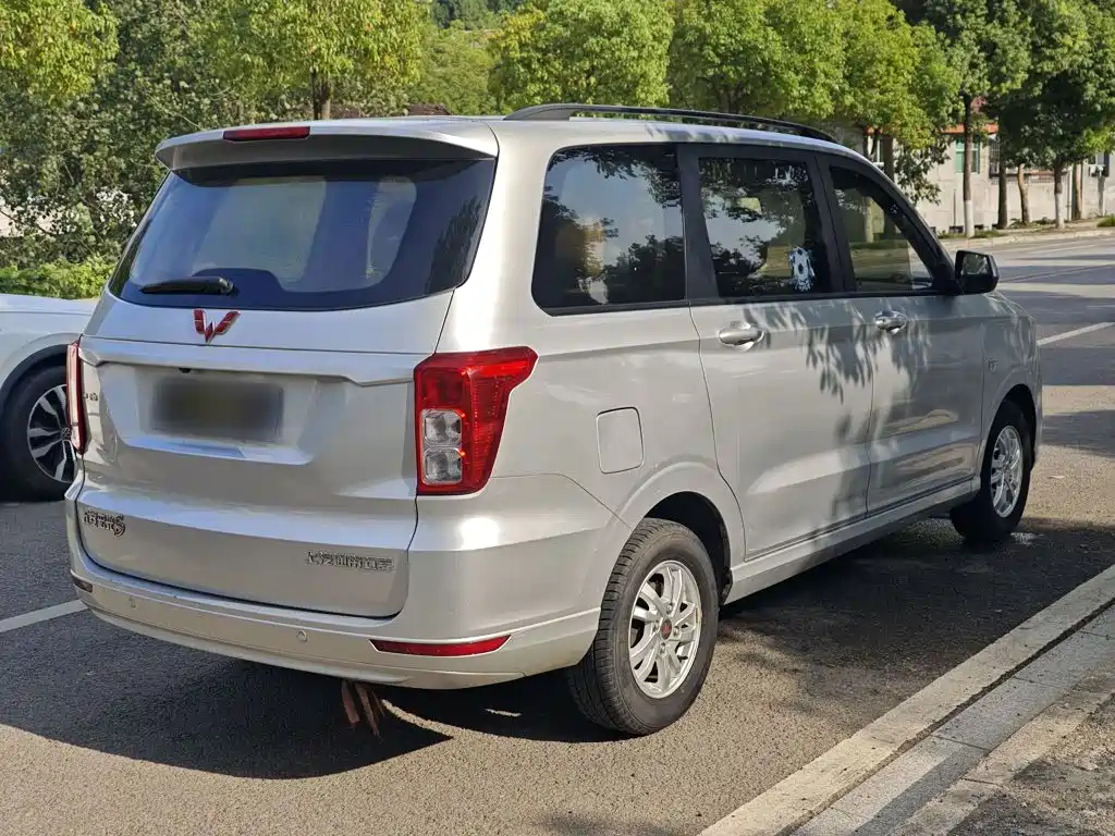 Wuling Hongguang — миниатюра 7