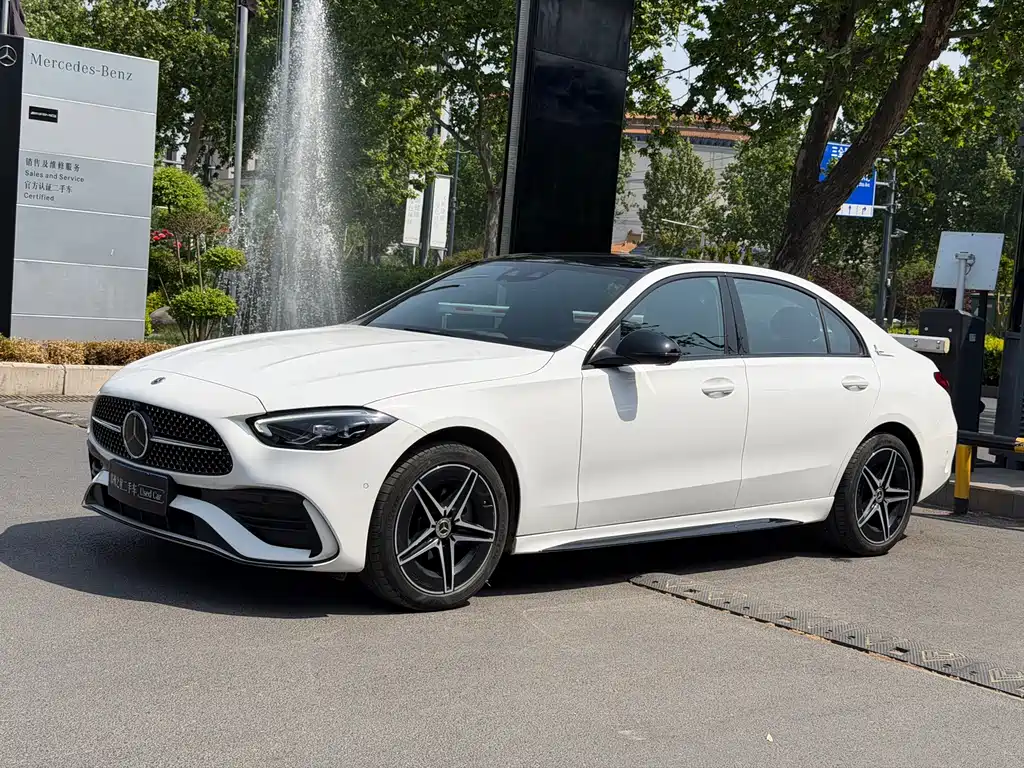 Mercedes-Benz C-Class 2024