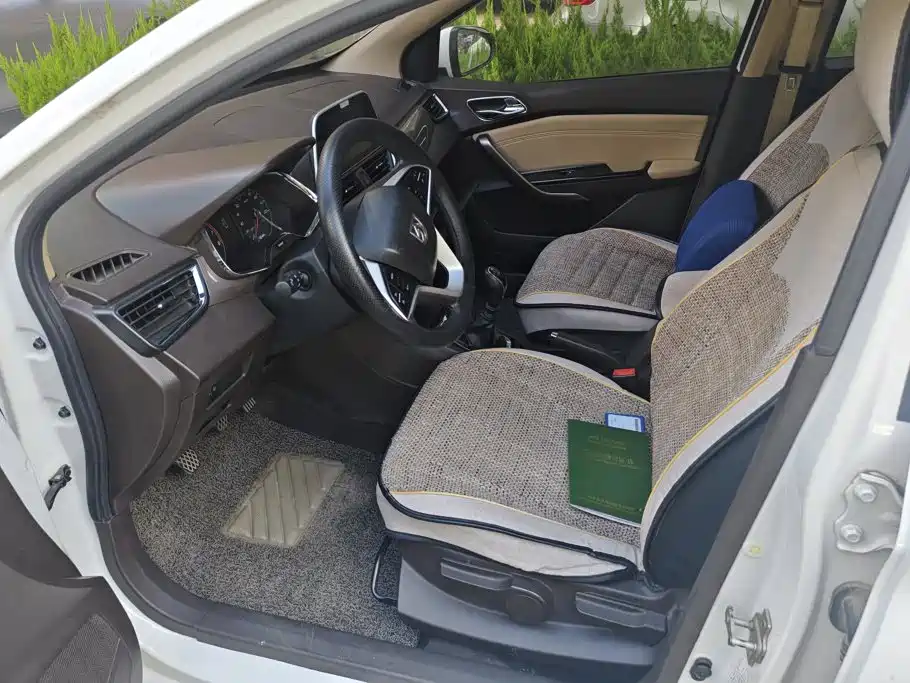 Baojun 310W — миниатюра 9
