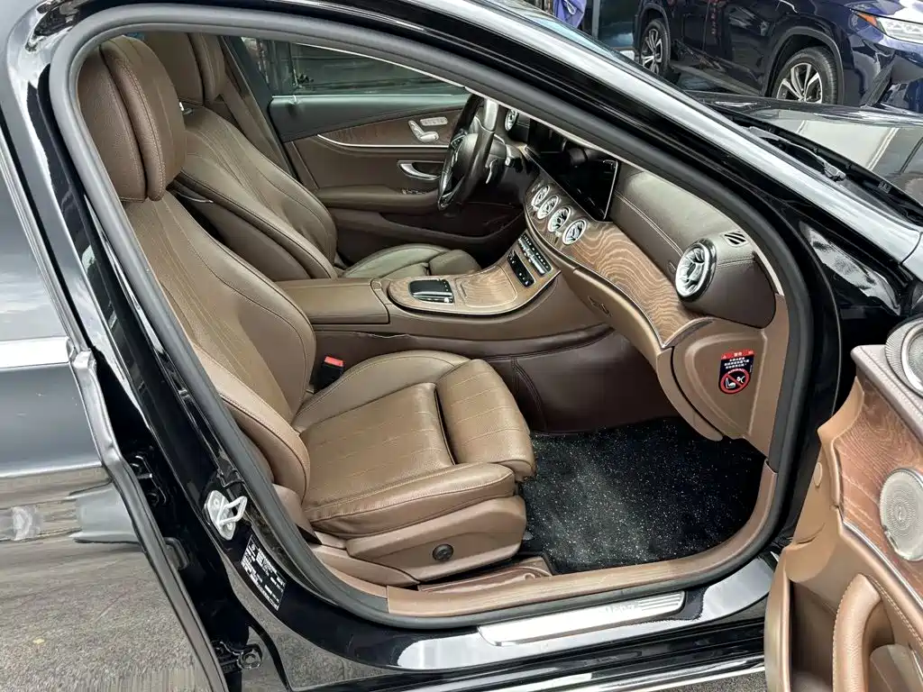 Mercedes-Benz E-Class — миниатюра 9