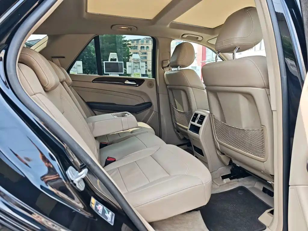 Mercedes-Benz M-Class — миниатюра 24