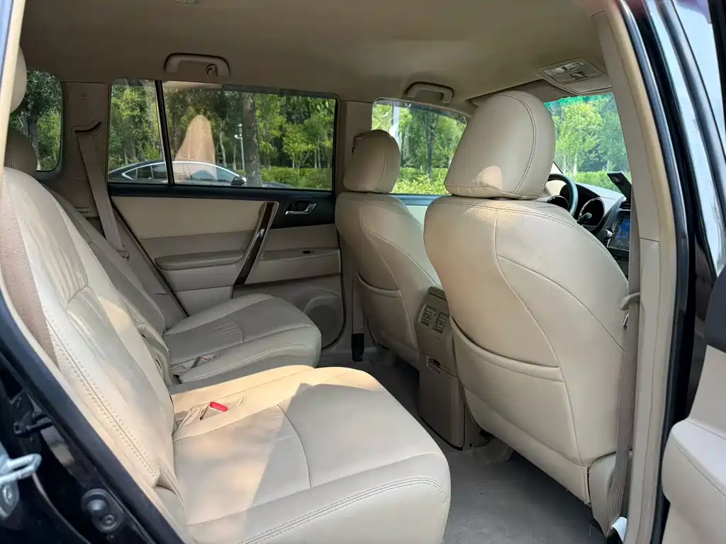 Toyota Highlander — миниатюра 5