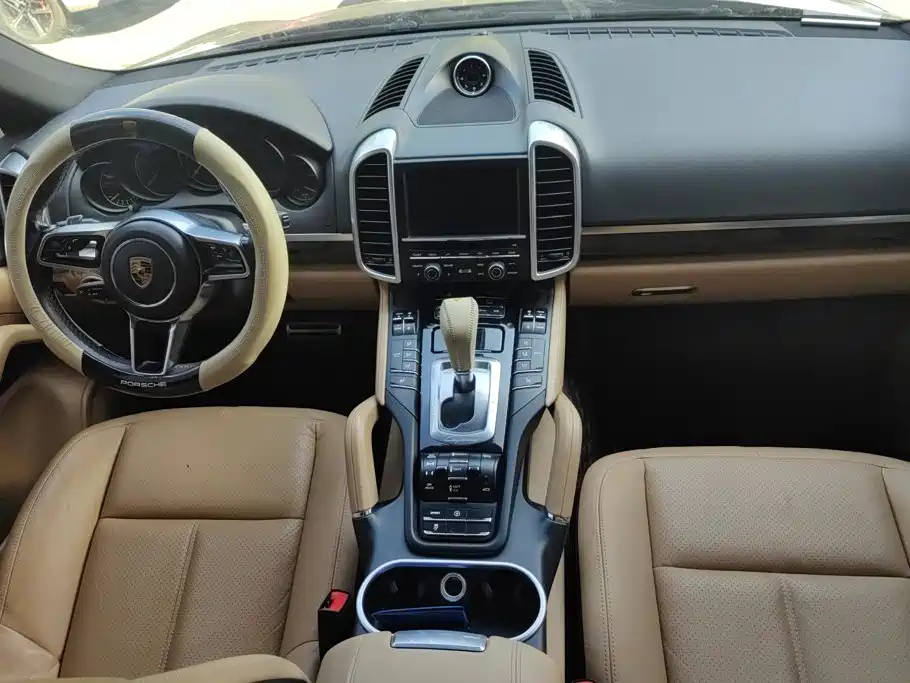 Porsche Cayenne — миниатюра 16