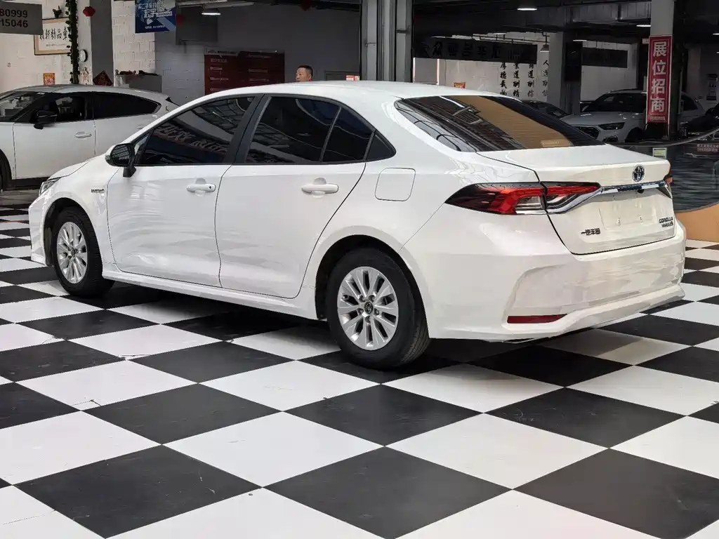 Toyota Corolla — миниатюра 7