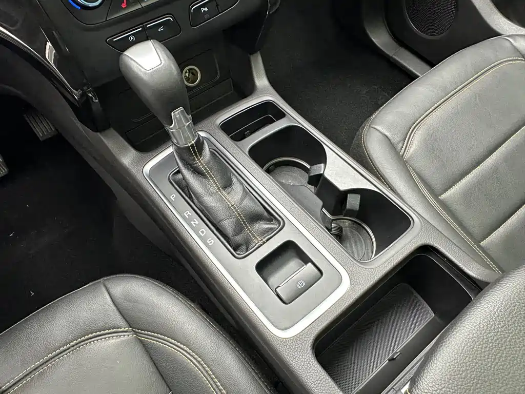 Ford Kuga — миниатюра 17
