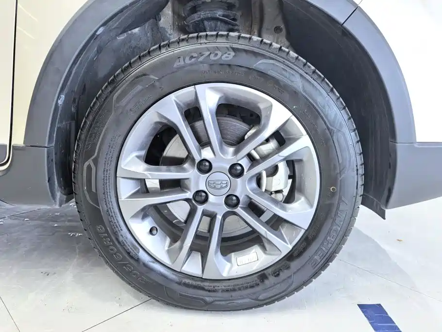 Geely Vision X3 — миниатюра 6