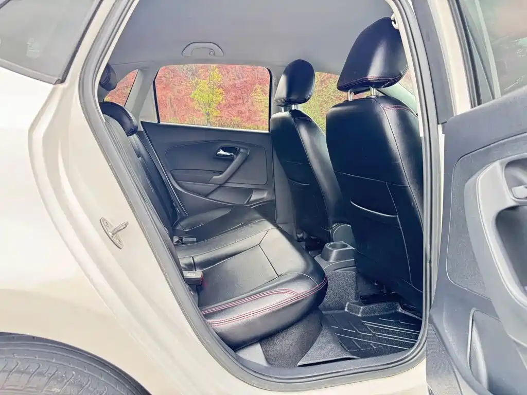 Volkswagen Polo — миниатюра 10
