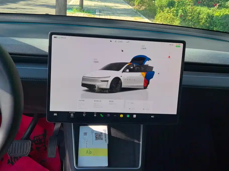 Tesla Model Y — миниатюра 13