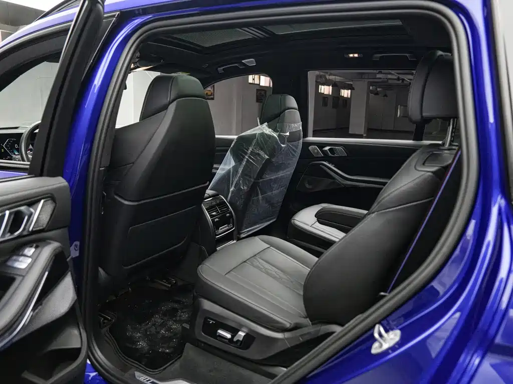BMW X7 M60i — миниатюра 20