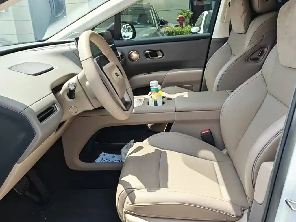 Li Auto i8 2025 Standard