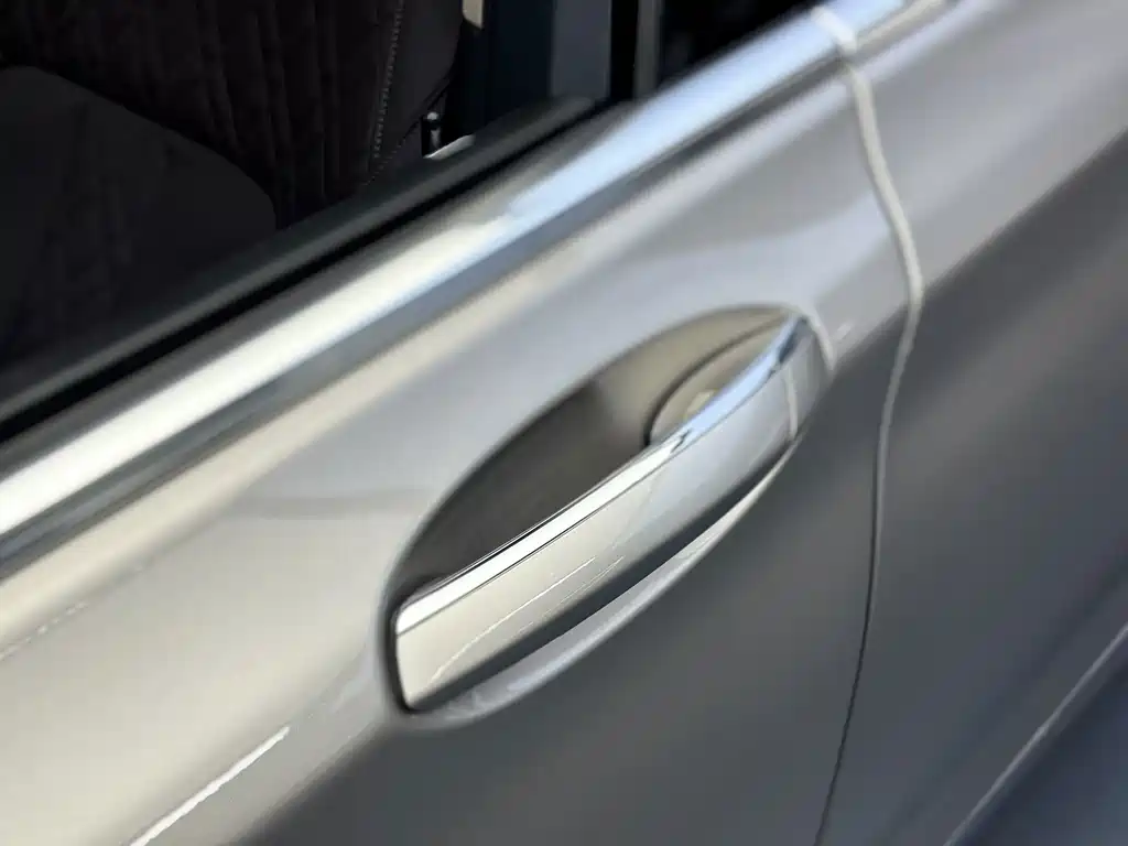 BMW 7 Series — миниатюра 27