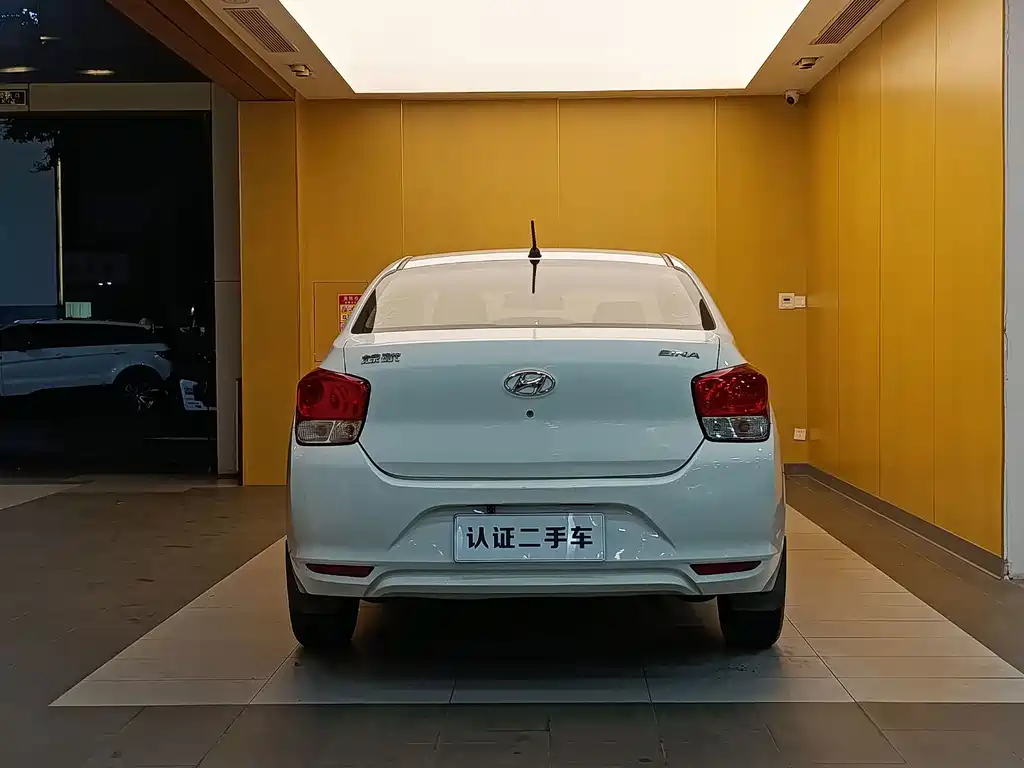 Hyundai Verna - фото 28