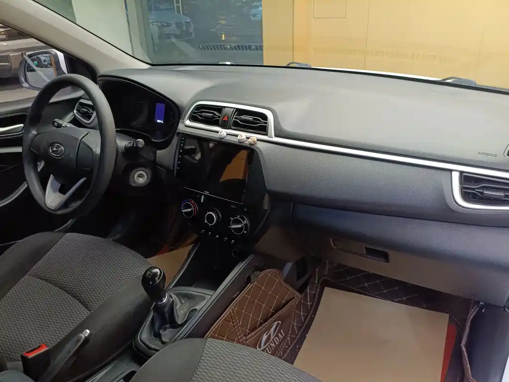 Hyundai Verna - фото 31