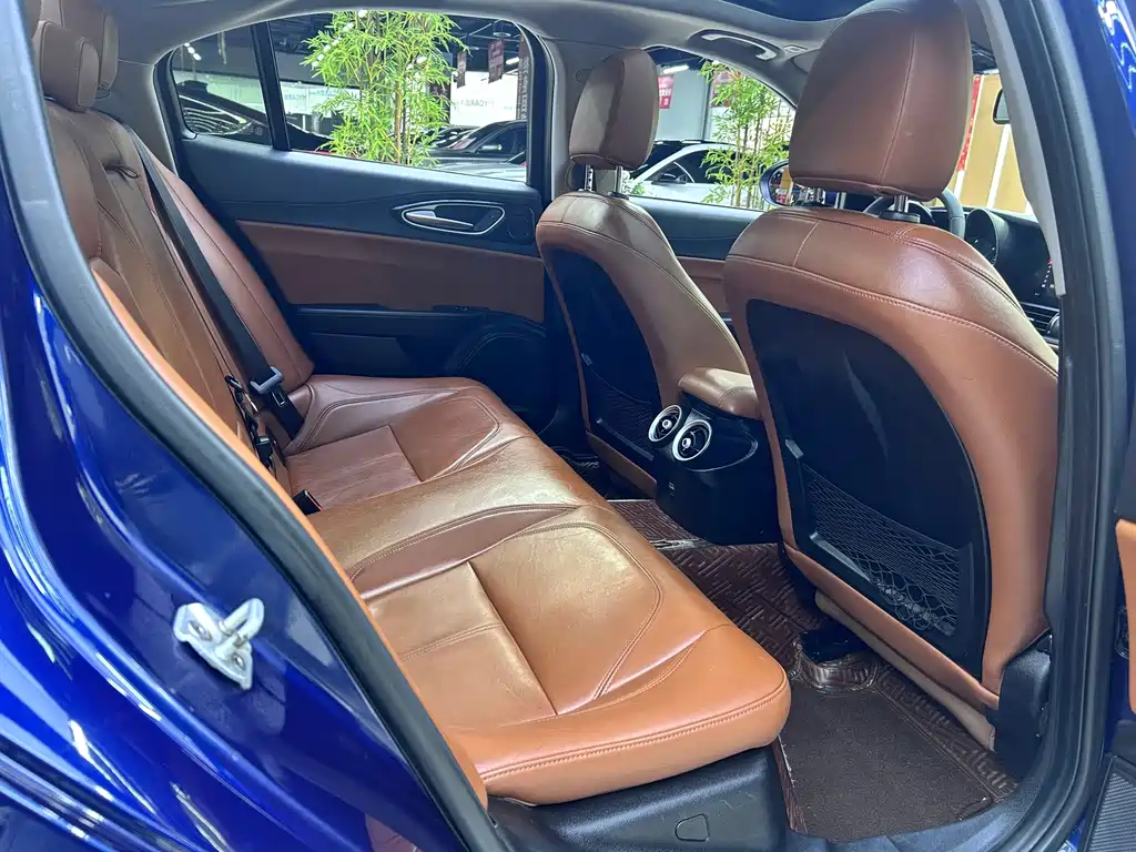 Alfa Romeo Giulia — миниатюра 7
