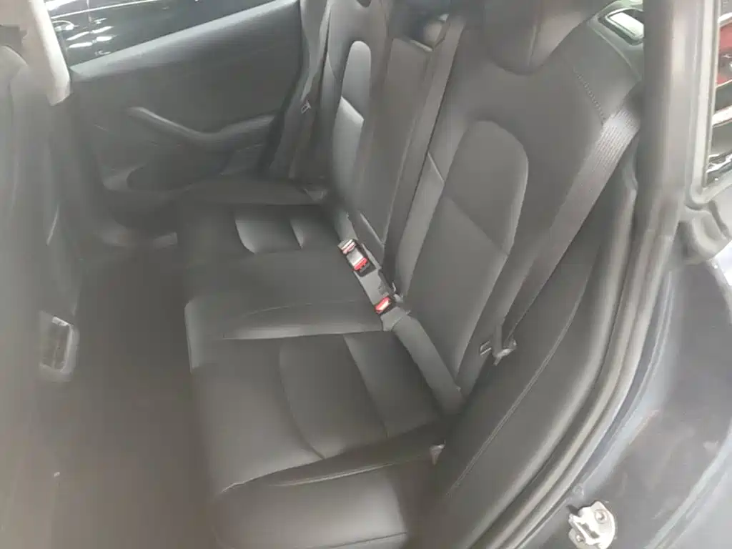 Tesla Model 3 — миниатюра 17