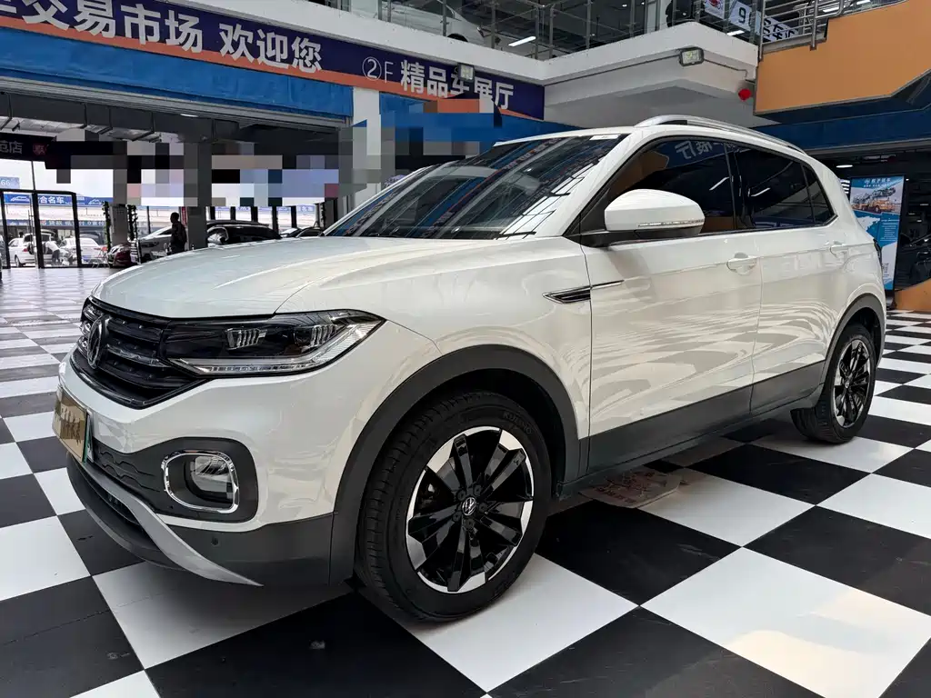 Купить Volkswagen Tacqua