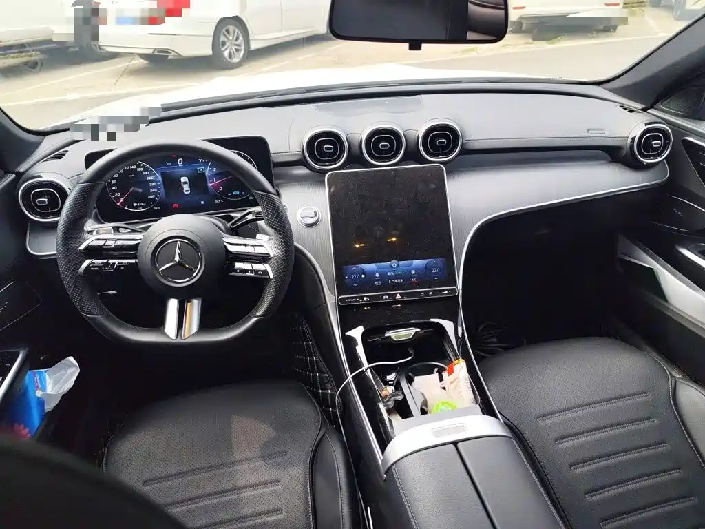 Mercedes-Benz C-Class — миниатюра 13