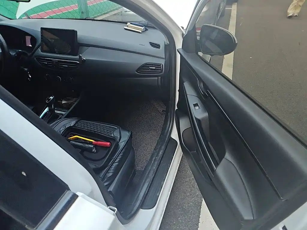 Hyundai Elantra — миниатюра 21