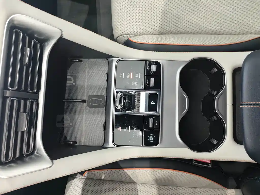 BYD PLUS New Energy — миниатюра 13