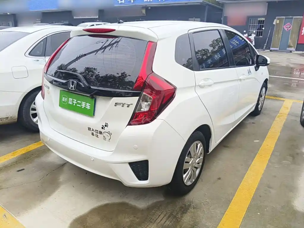 Honda Fit — миниатюра 7