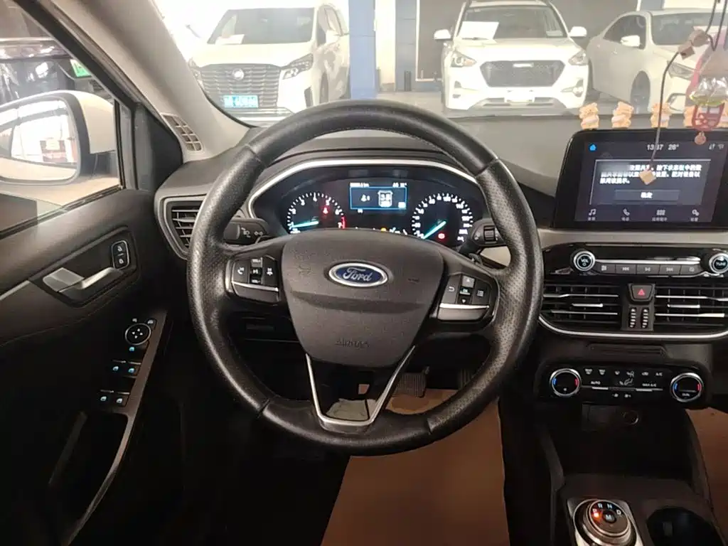 Ford Focus — миниатюра 11