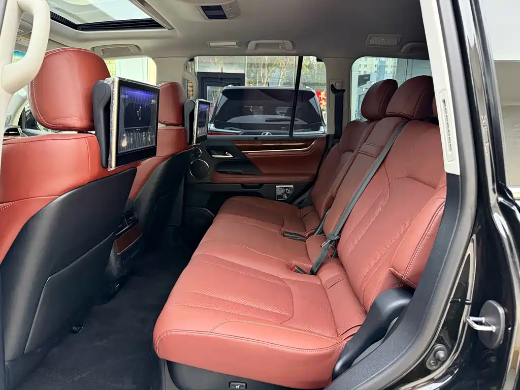 Lexus LX — миниатюра 5