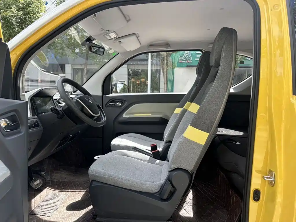 Wuling MINIEV — миниатюра 4